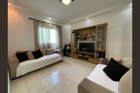 Casa à venda com 130m², 2 quartos e 3 vagas Casa à venda com 130m², 2 quartos e 3 vagasSala