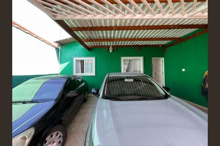 Casa à venda com 130m², 2 quartos e 3 vagas Casa à venda com 130m², 2 quartos e 3 vagasGaragem