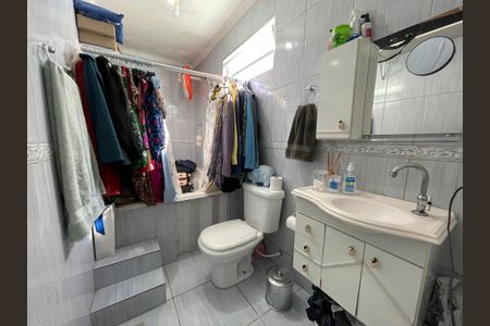 Casa à venda com 130m², 2 quartos e 3 vagas Casa à venda com 130m², 2 quartos e 3 vagasBanheiro do Quarto