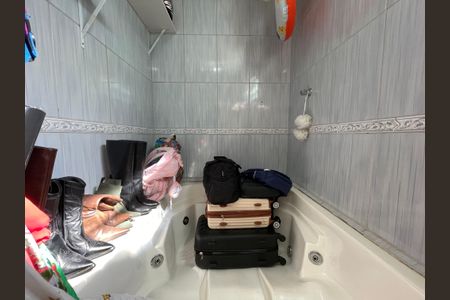 Casa à venda com 130m², 2 quartos e 3 vagas Casa à venda com 130m², 2 quartos e 3 vagasBanheiro do Quarto