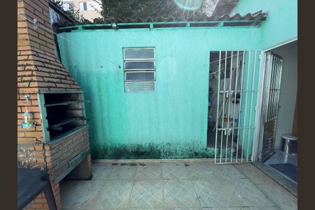 Casa à venda com 130m², 2 quartos e 3 vagas Casa à venda com 130m², 2 quartos e 3 vagasQuintal