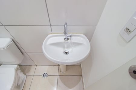 Apartamento para alugar com 38m², 2 quartos e sem vagaDetalhe - Banheiro