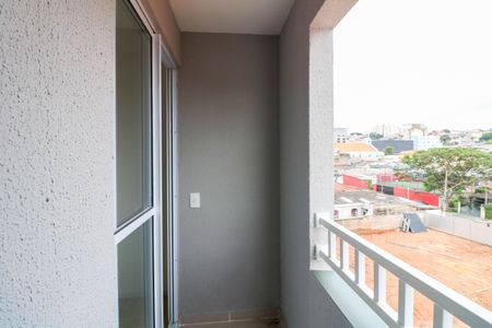 Apartamento para alugar com 30m², 2 quartos e sem vaga Apartamento para alugar com 30m², 2 quartos e sem vagaVaranda