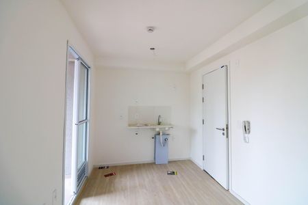 Sala / Cozinha de apartamento para alugar com 2 quartos, 30m² em Vila Plana, São Paulo