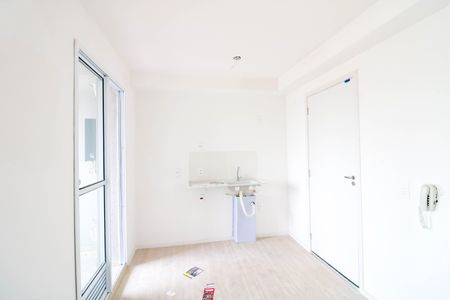 Apartamento para alugar com 30m², 2 quartos e sem vaga Apartamento para alugar com 30m², 2 quartos e sem vagaSala / Cozinha