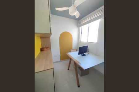 Casa de condomínio à venda com 140m², 4 quartos e 2 vagas Casa de condomínio à venda com 140m², 4 quartos e 2 vagasQuarto