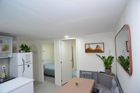 Sala de casa para alugar com 2 quartos, 40m² em Barra da Tijuca, Rio de Janeiro