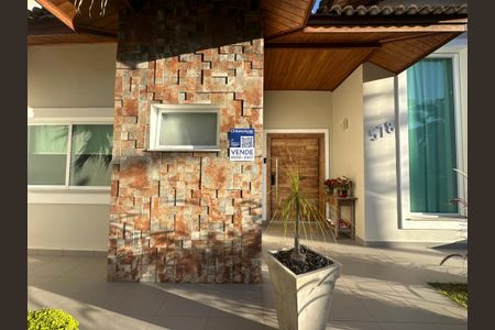 Casa de condomínio para alugar com 560m², 4 quartos e 9 vagasPlaca