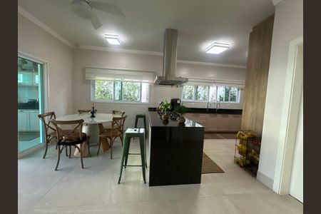 Casa de condomínio para alugar com 560m², 4 quartos e 9 vagasCozinha