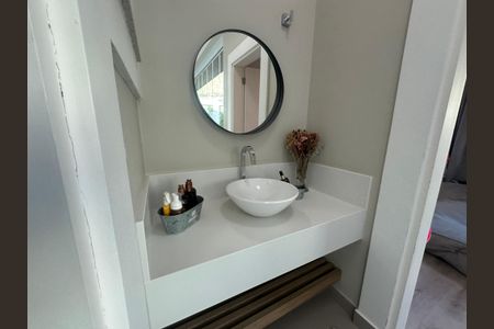 Casa de condomínio para alugar com 560m², 4 quartos e 9 vagasBanheiro Social