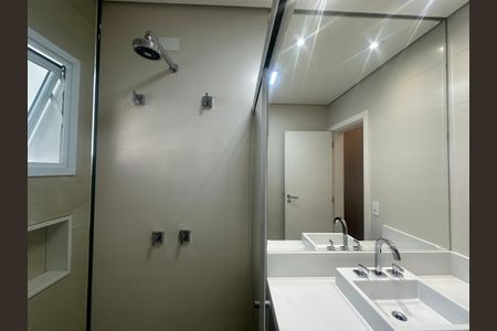 Casa de condomínio para alugar com 560m², 4 quartos e 9 vagasBanheiro da Suíte 3