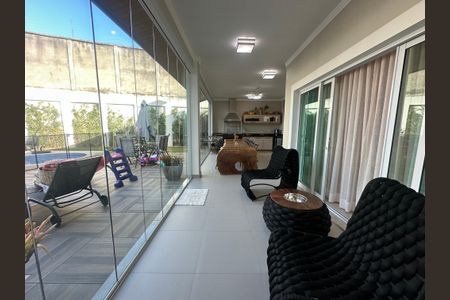 Casa de condomínio para alugar com 560m², 4 quartos e 9 vagasVaranda