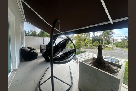Casa de condomínio para alugar com 560m², 4 quartos e 9 vagasVaranda da Sala