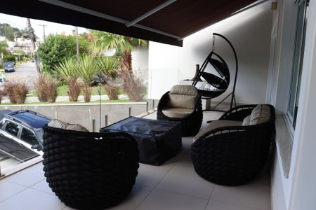 Casa de condomínio para alugar com 560m², 4 quartos e 9 vagasVaranda da Sala