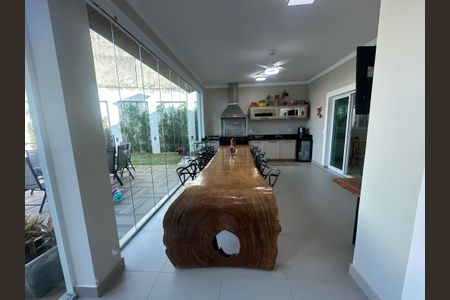 Casa de condomínio para alugar com 560m², 4 quartos e 9 vagasChurrasqueira