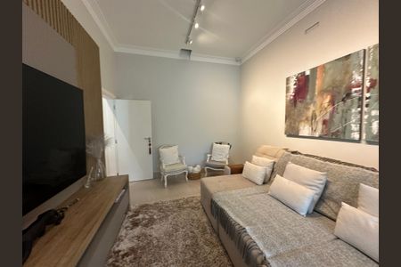 Casa de condomínio para alugar com 560m², 4 quartos e 9 vagasSala de TV