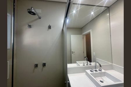 Casa de condomínio para alugar com 560m², 4 quartos e 9 vagasBanheiro da Suíte 3