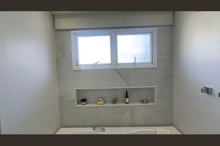 Casa de condomínio para alugar com 560m², 4 quartos e 9 vagasBanheiro da Suíte 4