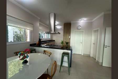 Casa de condomínio para alugar com 560m², 4 quartos e 9 vagasCozinha