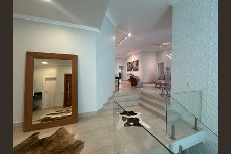 Casa de condomínio para alugar com 560m², 4 quartos e 9 vagasCorredor