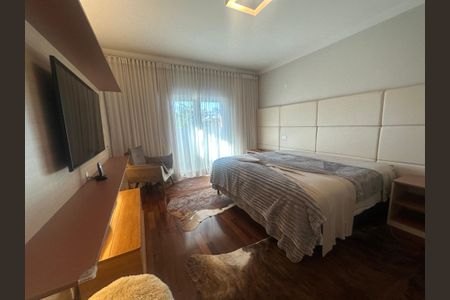 Casa de condomínio para alugar com 560m², 4 quartos e 9 vagasSuíte 4