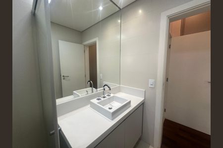 Casa de condomínio para alugar com 560m², 4 quartos e 9 vagasBanheiro da Suíte 3