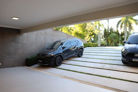 Casa de condomínio para alugar com 560m², 4 quartos e 9 vagasGaragem