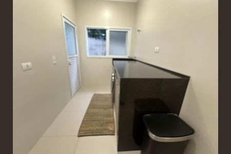 Casa de condomínio para alugar com 560m², 4 quartos e 9 vagasÁrea de Serviço