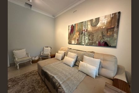 Casa de condomínio para alugar com 560m², 4 quartos e 9 vagasSala de TV