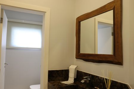 Casa de condomínio para alugar com 560m², 4 quartos e 9 vagasLavabo