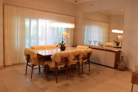 Casa de condomínio para alugar com 560m², 4 quartos e 9 vagasSala de Jantar