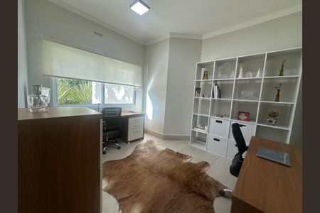 Casa de condomínio para alugar com 560m², 4 quartos e 9 vagasEscritório