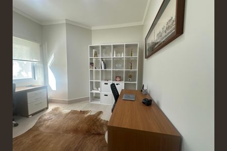 Casa de condomínio para alugar com 560m², 4 quartos e 9 vagasEscritório