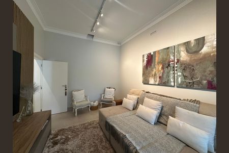 Casa de condomínio para alugar com 560m², 4 quartos e 9 vagasSala de TV