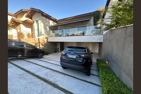 Casa de condomínio para alugar com 560m², 4 quartos e 9 vagasGaragem