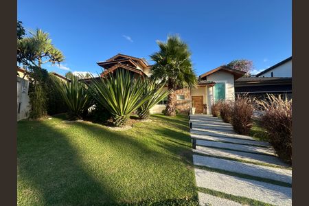 Casa de condomínio para alugar com 560m², 4 quartos e 9 vagasFachada