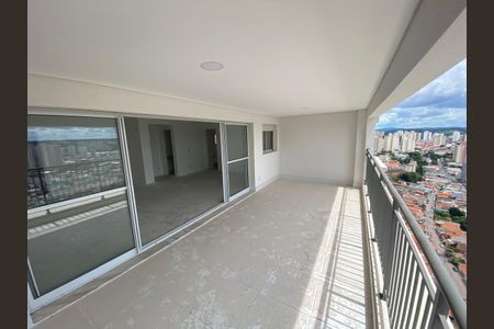Apartamento à venda com 175m², 3 quartos e 3 vagas Apartamento à venda com 175m², 3 quartos e 3 vagasVaranda