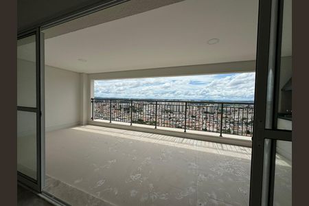 Apartamento à venda com 175m², 3 quartos e 3 vagas Apartamento à venda com 175m², 3 quartos e 3 vagasVaranda