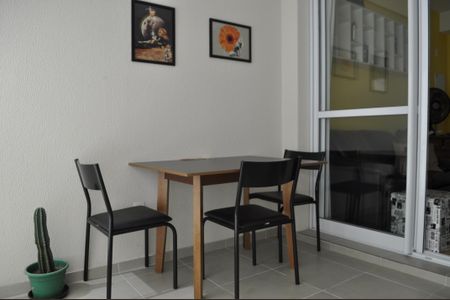 Apartamento para alugar com 36m², 1 quarto e 1 vaga Apartamento para alugar com 36m², 1 quarto e 1 vagaVaranda