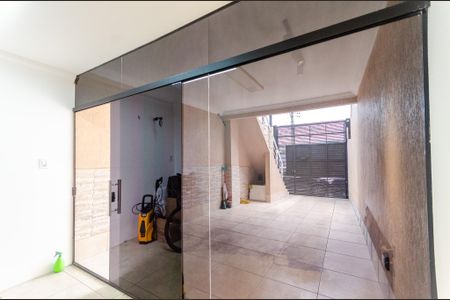 Casa à venda com 100m², 2 quartos e 2 vagas Casa à venda com 100m², 2 quartos e 2 vagasGaragem