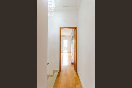 Corredor de casa à venda com 2 quartos, 100m² em Vila Miriam, São Paulo