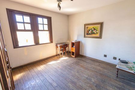 Casa à venda com 412m², 6 quartos e 4 vagas Casa à venda com 412m², 6 quartos e 4 vagasQuarto 2/ suite