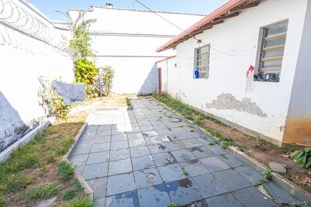 Casa à venda com 412m², 6 quartos e 4 vagas Casa à venda com 412m², 6 quartos e 4 vagasQuintal