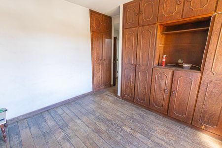 Casa à venda com 412m², 6 quartos e 4 vagas Casa à venda com 412m², 6 quartos e 4 vagasQuarto 2/ suite