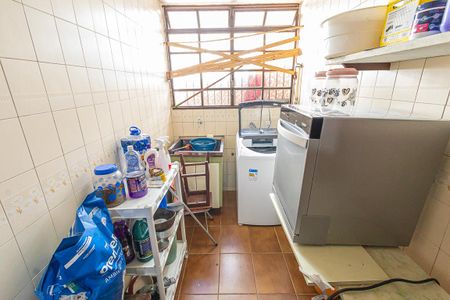 Casa à venda com 412m², 6 quartos e 4 vagas Casa à venda com 412m², 6 quartos e 4 vagasArea de serviço