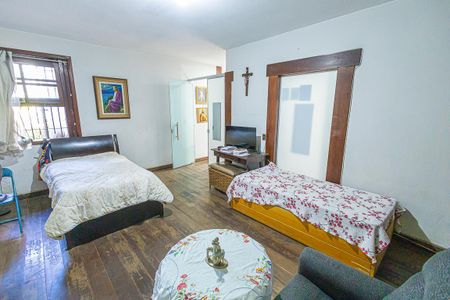 Casa à venda com 412m², 6 quartos e 4 vagas Casa à venda com 412m², 6 quartos e 4 vagasQuarto 1