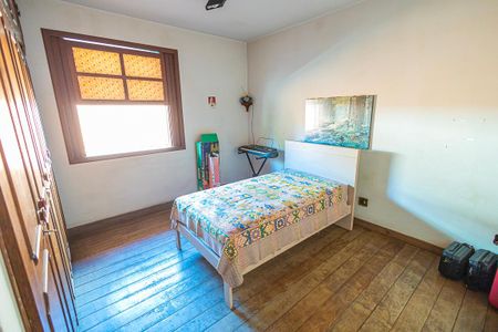 Casa à venda com 412m², 6 quartos e 4 vagas Casa à venda com 412m², 6 quartos e 4 vagasQuarto 3/ suite 2