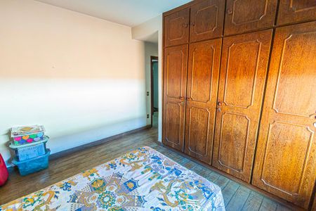 Casa à venda com 412m², 6 quartos e 4 vagas Casa à venda com 412m², 6 quartos e 4 vagasQuarto 3/ suite 2