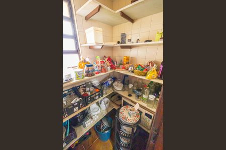 Casa à venda com 412m², 6 quartos e 4 vagas Casa à venda com 412m², 6 quartos e 4 vagasDispensa