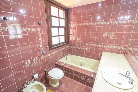 Casa à venda com 412m², 6 quartos e 4 vagas Casa à venda com 412m², 6 quartos e 4 vagasSuite 1